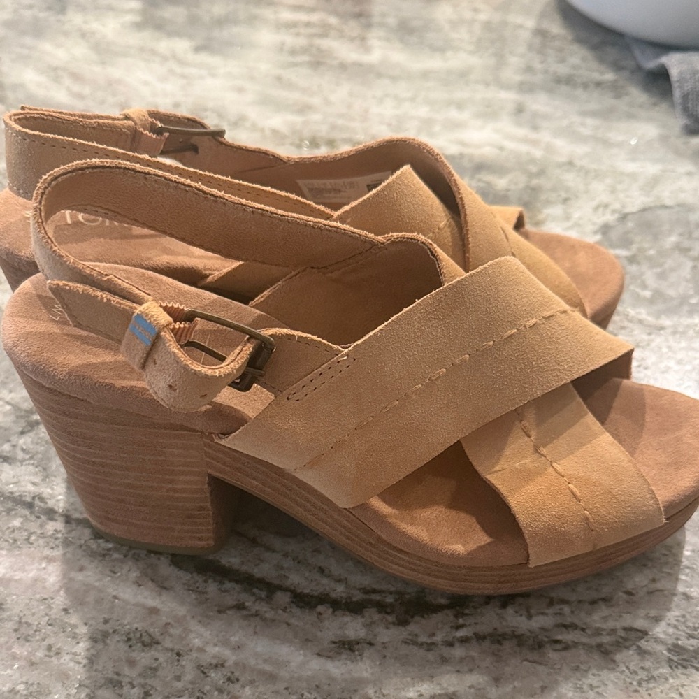 Toms Women's Tan Wedge Sandals